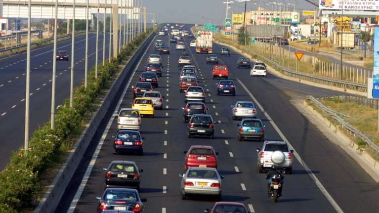 Τέλη κυκλοφορίας 2022: Με QR Code φέτος - Πόσα θα πληρώσουμε, ποιοι απαλλάσσονται - Αναρτώνται στο taxis