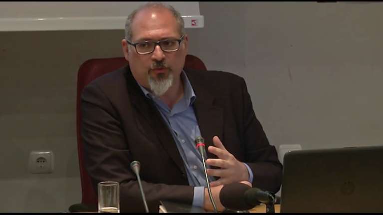 &quot;Καμπανάκι&quot; Θωμαΐδη: Υψηλό το ιικό φορτίο στην Αττική - Πολλά κρούσματα και την επόμενη εβδομάδα