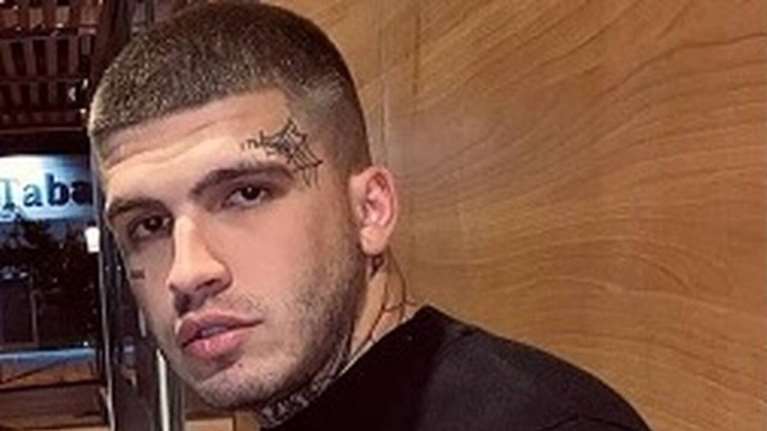 Σε ψυχιατρική κλινική ο 24χρονος ράπερ - Τι είπε στην κατάθεσή του για το ροζ βίντεο και τον εκβιασμό