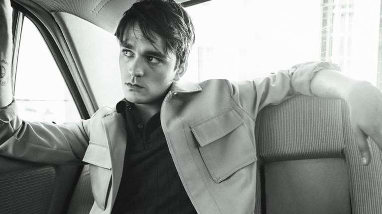 City of Lights: Ο γιος του Alain Delon πρωταγωνιστεί στo νέo Mango Man editorial