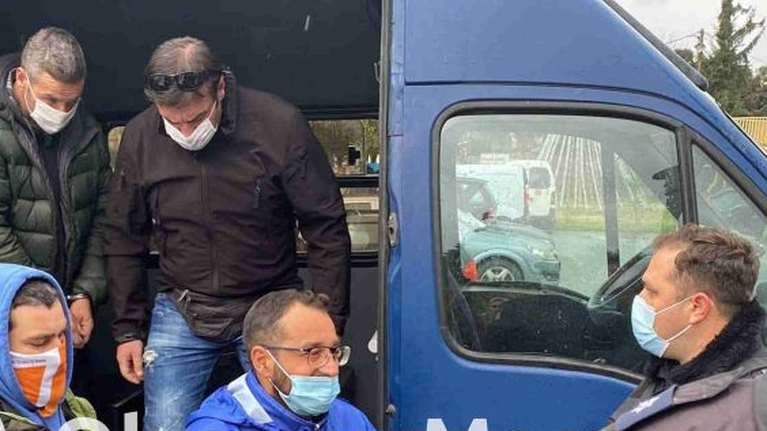 Προκαλούν οι &quot;Θεματοφύλακες του Συντάγματος&quot;: Δεν... ξέραμε ότι είναι παράνομο να συλλάβουμε τον γυμνασιάρχη