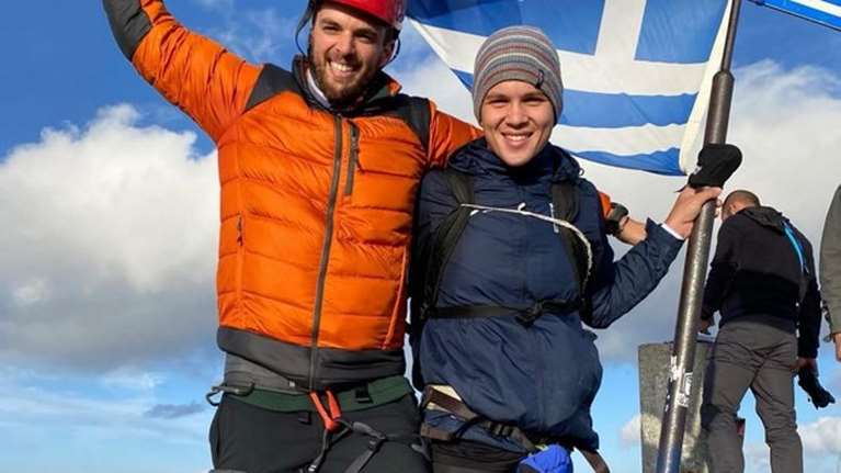 Δύναμη ψυχής: Ο Νίκος Παπαγγελής έγινε ο πρώτος άνθρωπος με ακρωτηριασμό ποδιού που κατακτά τον Όλυμπο