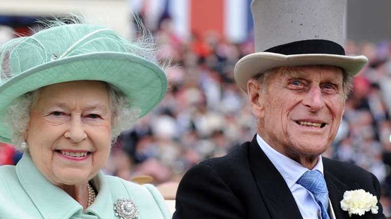 Πρίγκιπας Φίλιππος: Συγκλονιστικό - Η βασίλισσα Ελισάβετ βρισκόταν δίπλα του στο κρεβάτι μέχρι την τελευταία του πνοή
