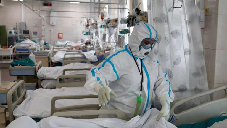 Κορονοϊός: Κρίσιμη η κατάσταση της 17χρονης που νοσηλεύεται διασωληνωμένη