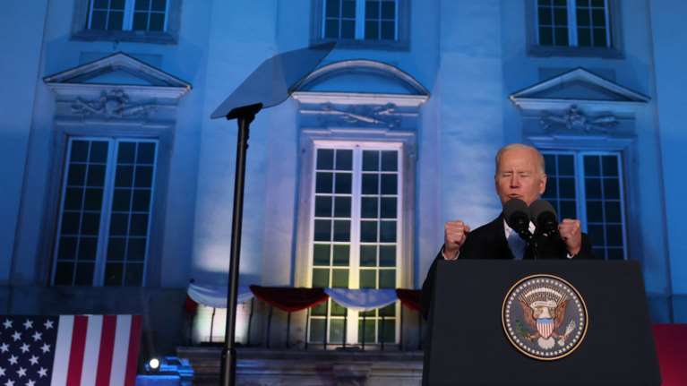 Αναδίπλωση Μπάιντεν μετά το σάλο: Αρνήθηκε ότι επιδιώκει ανατροπή του Πούτιν στη Ρωσία