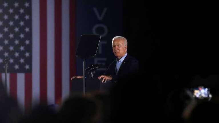 Λευκός Οίκος: Ενθαρρύνουμε τον υποχρεωτικό χαρακτήρα των εμβολιασμών σε δημόσιο και ιδιωτικό τομέα