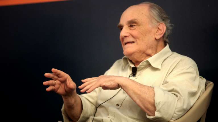 Ράμφος: Λαθρεπιβάτες της κοινωνικής υγείας οι ανεμβολίαστοι - Μας οδηγούν σε Βατερλό