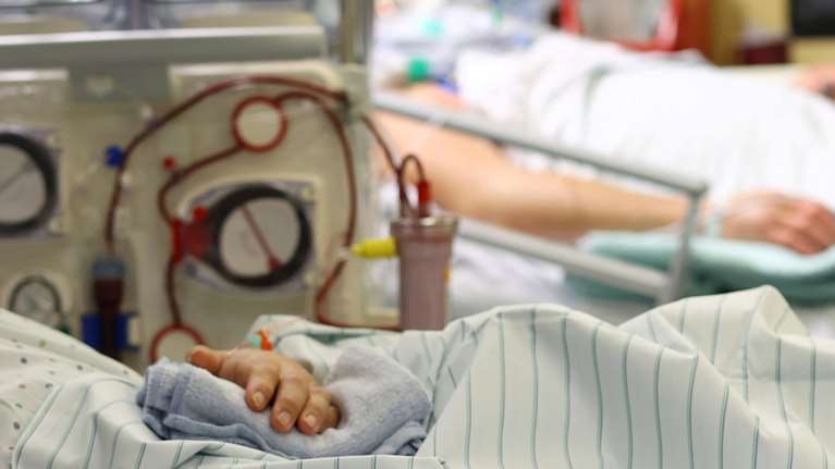 Μελέτη σοκ από Τσιόδρα-Λύτρα για τη θνητότητα στις ΜΕΘ: Τεράστια υγειονομική ανισότητα μεταξύ Αττικής και υπόλοιπης Ελλάδας