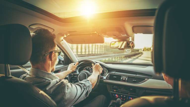 Αυτό είναι το πιο βρώμικο μέρος σε ένα αυτοκίνητο - Εχει περισσότερα μικρόβια και από τουαλέτα [βίντεο]