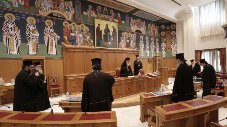 Θερίζει και την Ιεραρχία ο κορονοϊός: Στον Ευαγγελισμό ο Αναστάσιος, σε καραντίνα ο Ιερώνυμος και η Ιερά Σύνοδος