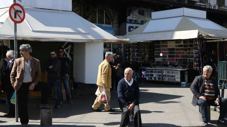 Συνταξιούχοι: Εκτακτο επίδομα σχεδιάζει η κυβέρνηση μέχρι τον Δεκέμβριο - Ποιους αφορά