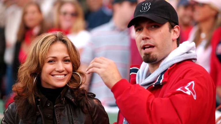 Η επανασύνδεση της χρονιάς: Τζένιφερ Λόπεζ &amp; Μπεν Αφλεκ σε ρομαντικό δείπνο αγκαλιά [εικόνες]