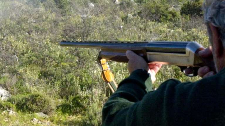 Τραγωδία στην Άρτα: Συγκλονίζει συγγενής της οικογένειας - "Το παιδί φώναξε βοήθεια" και μετά αυτοπυροβολήθηκε [Βίντεο]