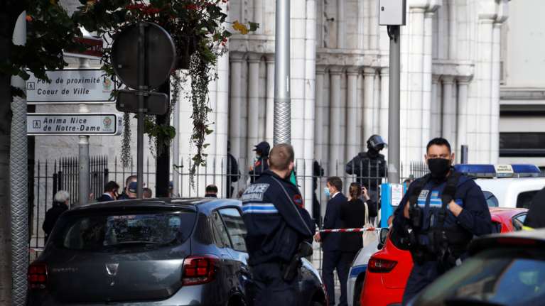 Eπίθεση στη Νίκαια: Αλλες 4 συλλήψεις μουσουλμάνων, που βοήθησαν τον τζιχατζιστή με το μαχαίρι που αποκεφάλισε γυναίκα