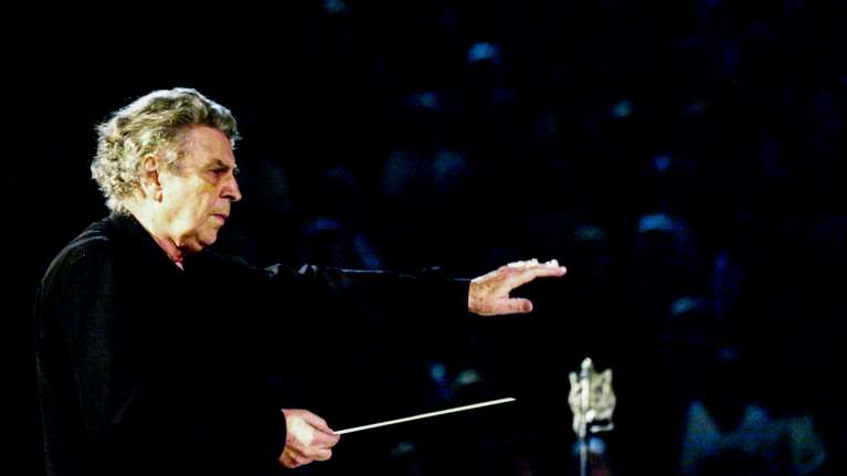 Το Εθνικό Θέατρο αποχαιρετά τον Μίκη Θεοδωράκη - Οι παραστάσεις που "χάρισε" τη μουσική του