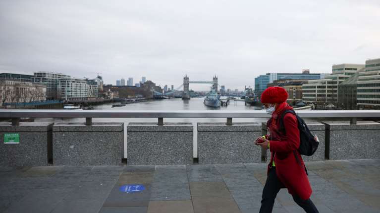 Κορονοϊός: Ολα όσα πρέπει να ξέρουμε για τις νέες δύο μεταλλάξεις- Γιατί προκαλούν ανησυχία