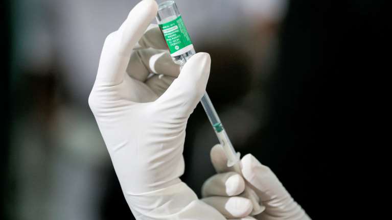 Μετάλλαξη Ομικρον: Ασαφές πόσο αποτελεσματικά είναι τα εμβόλια - Τι λένε οι επιστήμονες