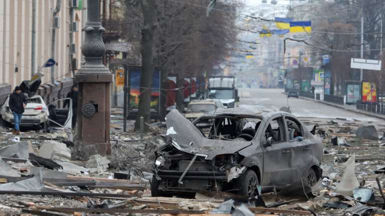 Πόλεμος στην Ουκρανία: Εισβολή Ρώσων αλεξιπτωτιστών στο Χάρκοβο - Πήραμε τη Χερσώνα, λέει η Μόσχα