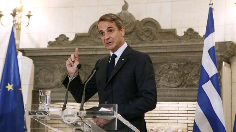 Στη Ρουμανία ο Μητσοτάκης: Συνάντηση με τον Πρόεδρο της χώρας - Επίσκεψη και σε ιστορική εκκλησία του 1899