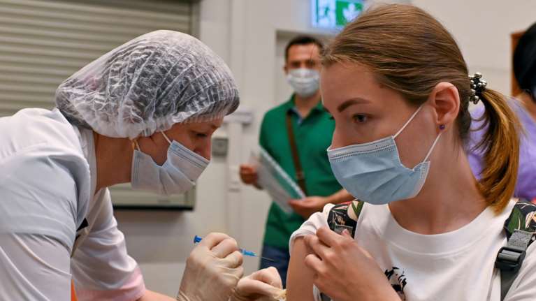 Κορονοϊός: Αυτή η συνοικία του πλανήτη έχει 100% εμβολιασμένους - Πού βρίσκεται και ποιος είναι ο λόγος