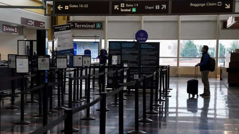 Κορονοϊός - ΗΠΑ: Ολοι οι επιβάτες πτήσεων από τη Βρετανία θα πρέπει να έχουν αρνητικό τεστ