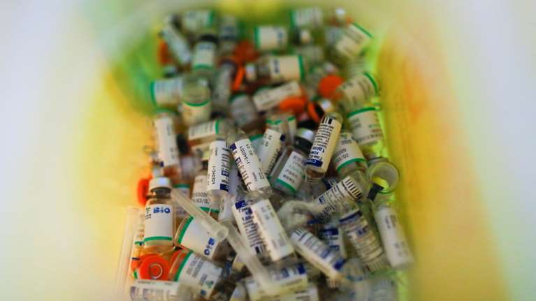 Κορονοϊός: Η Γερμανία θα αγοράσει 30 εκατ. δόσεις του εμβολίου Sputnik-V