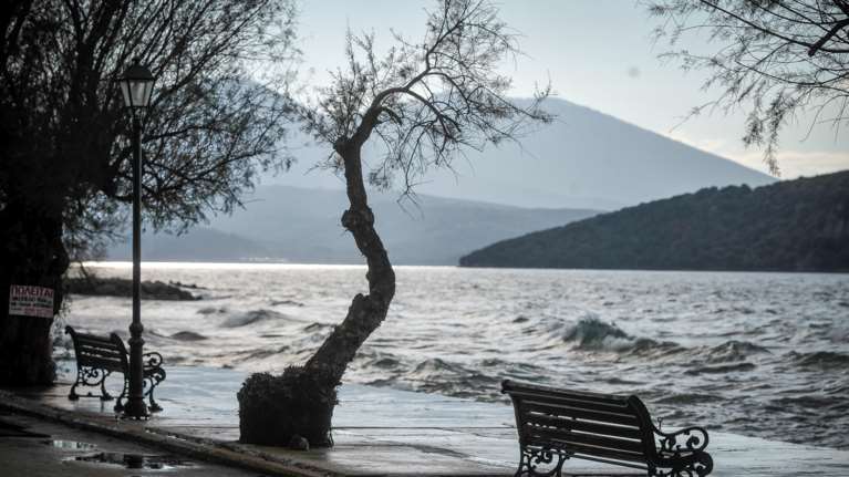 Απαγορευτικό απόπλου λόγω των θυελλωδών ανέμων - Φτάνουν τα 10 μποφόρ