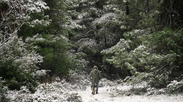 Κακοκαιρία &quot;Ελπίς&quot;: Τι είναι η χιονοκαταιγίδα που πλήττει την Αττική [βίντεο]