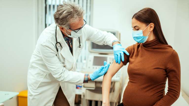 Κυριακίδου: Να εμβολιαστούν οι έγκυες για να προστατεύσουν τα μωρά τους και τον εαυτό τους