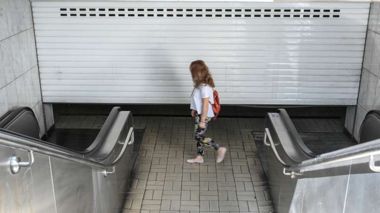 Κατεβάζει ρολά η χώρα: Απεργία σε Δημόσιο και ιδιωτικό τομέα - Ακινητοποιημένα τα ΜΜΜ εκτός των λεωφορείων