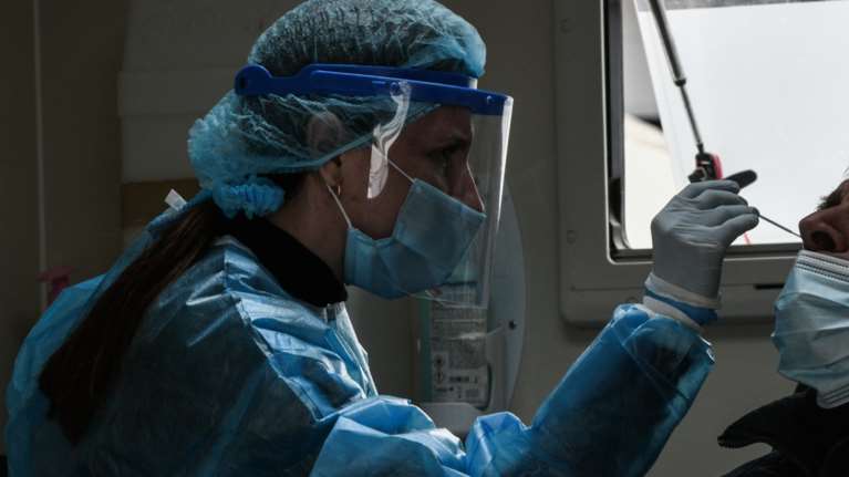 ΕΟΔΥ: Σε αυτά τα 141 σημεία θα πραγματοποιούνται σήμερα δωρεάν rapid test