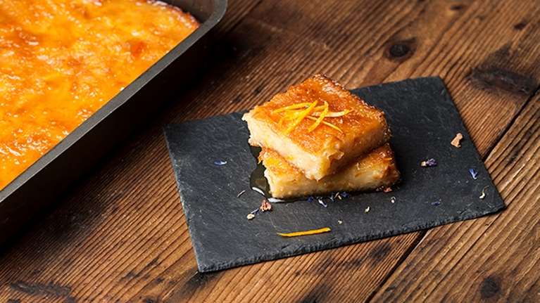 Συνταγή της Αργυρώς Μπαρμπαρίγου: Η πιο τέλεια και αφράτη πορτοκαλόπιτα