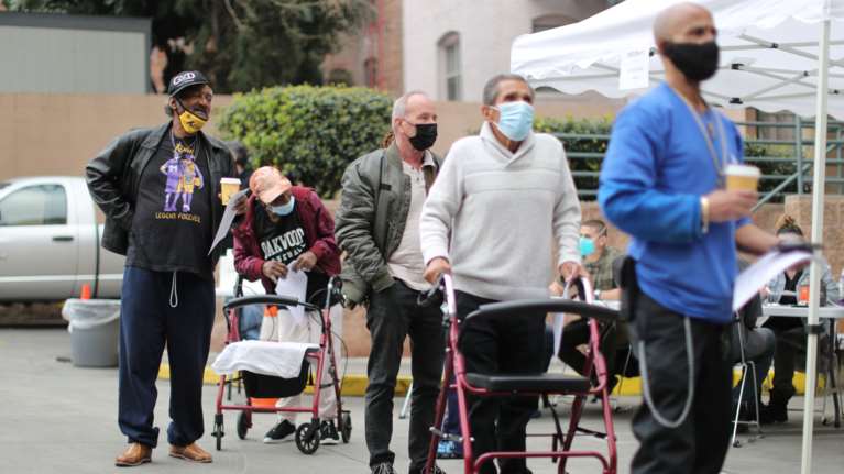 ΗΠΑ: Αλματώδης αύξηση του δείκτη θνησιμότητας το 2020 λόγω κορονοϊού