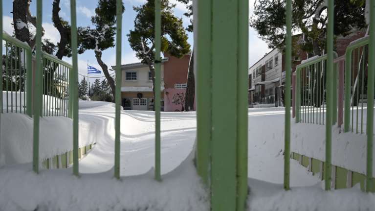 Κακοκαιρία &quot;Φίλιππος&quot;: Ποια σχολεία θα παραμείνουν σήμερα κλειστά σε Αττική και Περιφέρεια λόγω του χιονιά