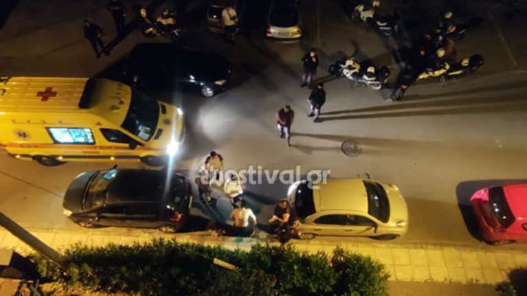 Χούλιγκαν στη Θεσσαλονίκη έκαψαν 19χρονο με πυρσό [εικόνες]