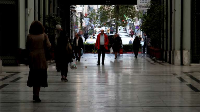 Μπαράζ ελέγχων της εφορίας για χιλιάδες υποθέσεις που παραγράφονται