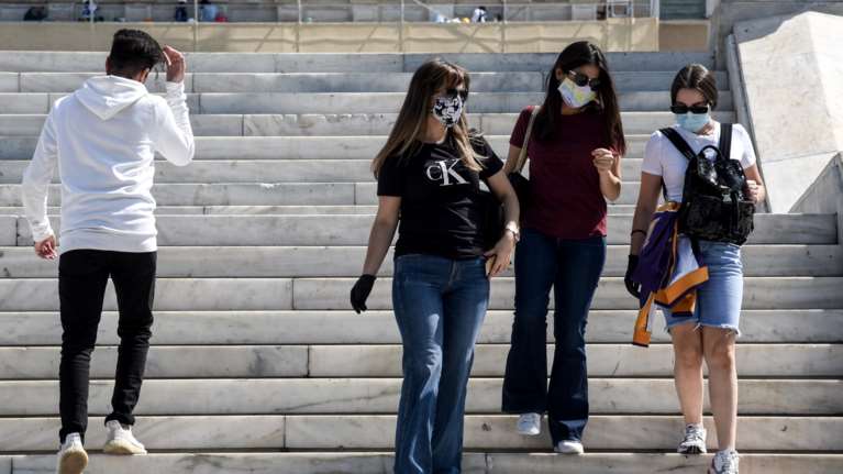 Κορονοϊός - Δραματική πρόβλεψη Σαρηγιάννη: Το Νοέμβριο θα έχουμε 800 κρούσματα την ημέρα
