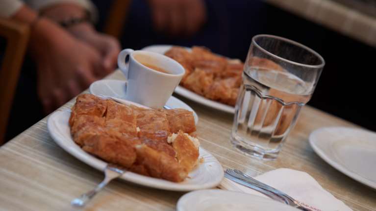 Απίθανο: Η μπουγάτσα Θεσσαλονίκης έγινε... μάθημα για μια μέρα στο Πολυτεχνείο του Χονγκ Κονγκ