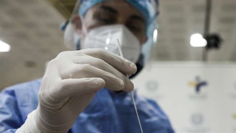 Τρία νέα κρούσματα της μετάλλαξης Ομικρον στη Σπάρτη - Δεν σχετίζονται με ταξίδι στο εξωτερικό