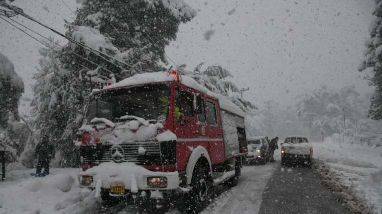 Κακοκαιρία &quot;Ελπίς&quot;: Πάνω από 960 κλήσεις στην Πυροσβεστική - 725 μεταφορές ατόμων σε ασφαλές σημείο