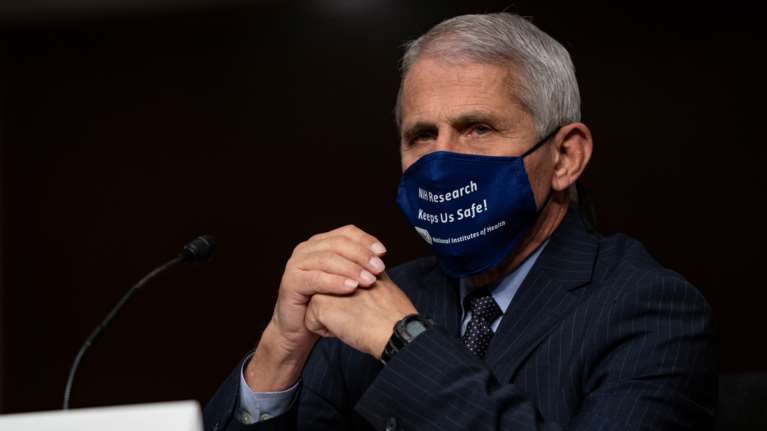 Ο Φάουτσι για τα πραγματικά νούμερα των νεκρών από κορονοϊό: Πολύ περισσότερα από αυτά που έχουν ανακοινωθεί