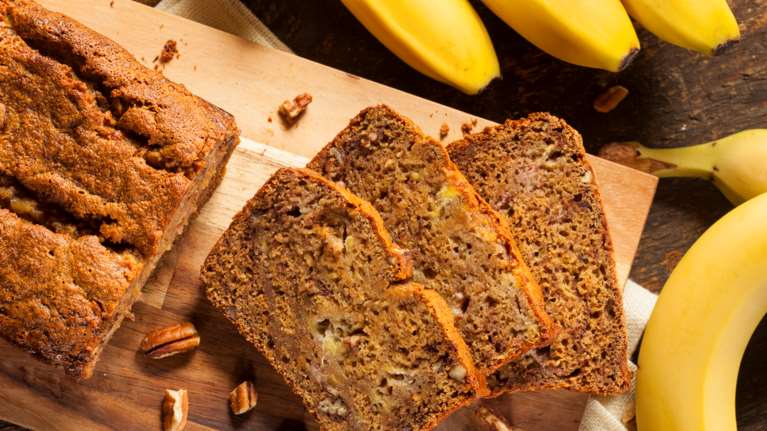Ακης Πετρετζίκης: Συνταγή για το πιο τέλειο banana bread - Φτιάχνεται πανεύκολα στη χύτρα