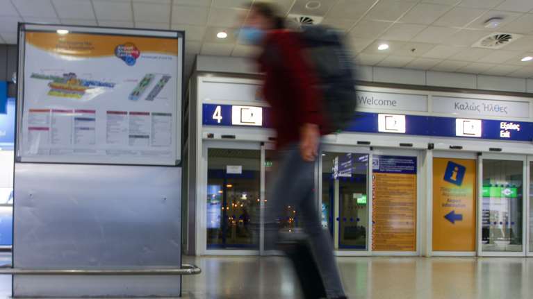 Κραυγή αγωνίας από τα ταξιδιωτικά γραφεία: &quot;Ταφόπλακα&quot; η 10ήμερη καραντίνα για ταξίδια εξωτερικού