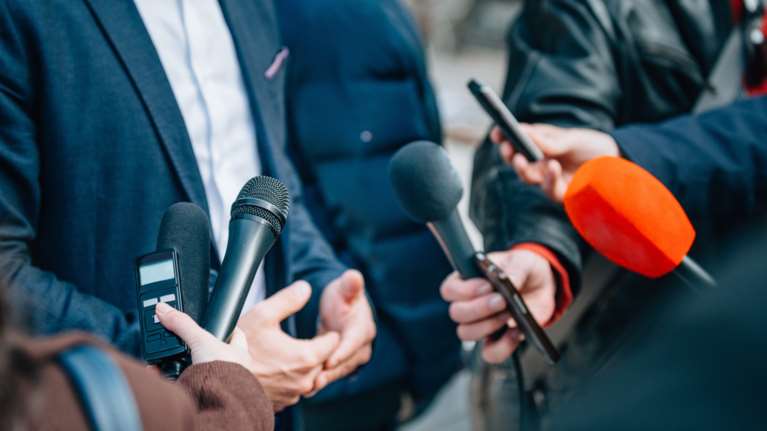 Κυβέρνηση για την έκθεση των "Ρεπόρτερ Χωρίς Σύνορα": Ποιοι βαθμολόγησαν την Ελλάδα;- Είναι μήπως υπόδικοι ενώπιον της Δικαιοσύνης;