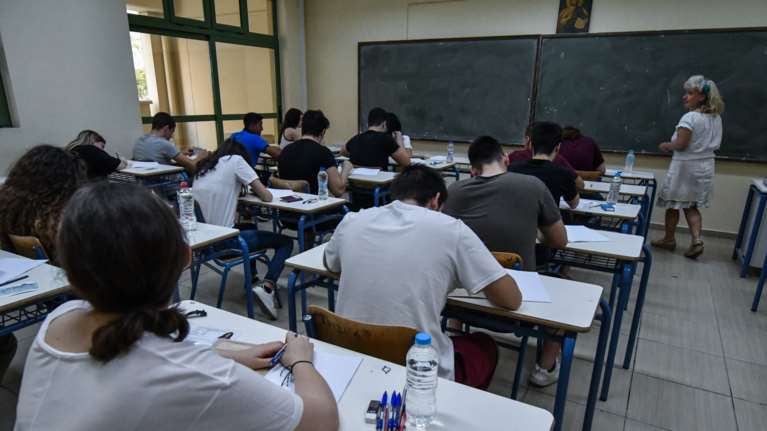 Πανελλήνιες 2021: Συνέχεια σήμερα για τους μαθητές των ΕΠΑΛ - Πότε εξετάζονται τα ειδικά μαθήματα