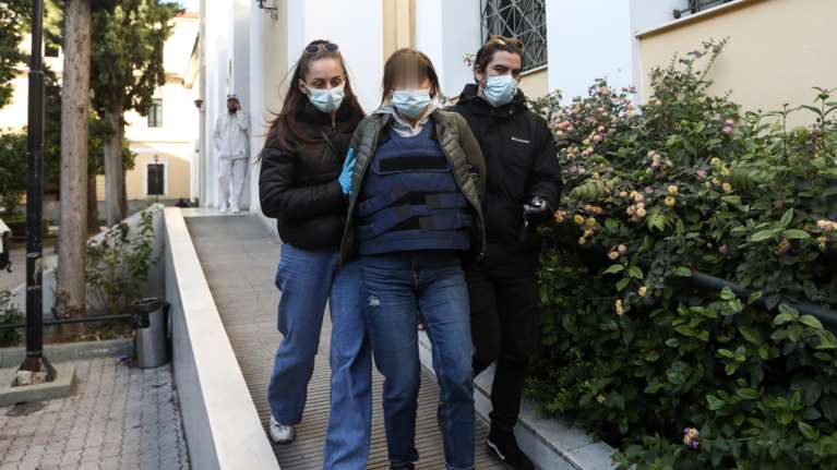 Χαλάνδρι: Απολογείται σήμερα η 49χρονη Αλβανίδα εικαστικός που πυροβόλησε τον 68χρονο - Αρνείται ότι έστησε ενέδρα