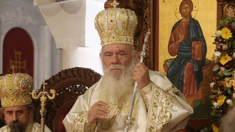 Αγωνία για τον Αρχιεπίσκοπο Ιερώνυμο λόγω κορονοϊού: Επεσε ο πυρετός - Παραμένει &quot;σε σταθερή κατάσταση&quot;