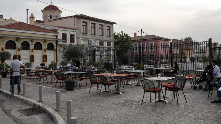 Με &quot;καύσιμα&quot; 6 δισ. ευρώ η επανεκκίνηση της οικονομίας: Πότε πέφτουν στην αγορά και ποιους αφορούν