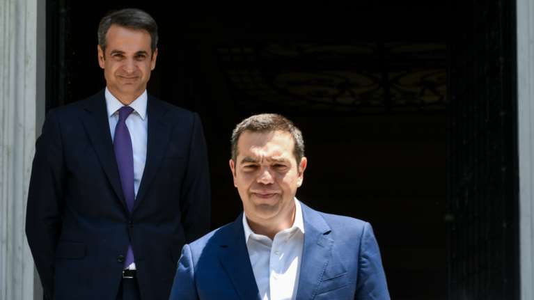 Ανάλυση των δημοσκοπήσεων: Η διψήφια διαφορά και ο λόγος που ο Τσίπρας δεν ζητά πρόωρες εκλογές