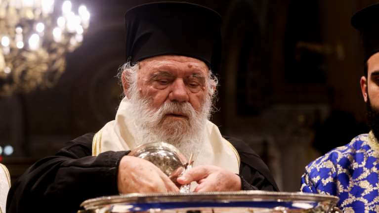 Καρφί από τον Αρχιεπίσκοπο Ιερώνυμο: Η Εκκλησία τηρεί τα μέτρα- Βγείτε στο Σύνταγμα να δείτε τι γίνεται...